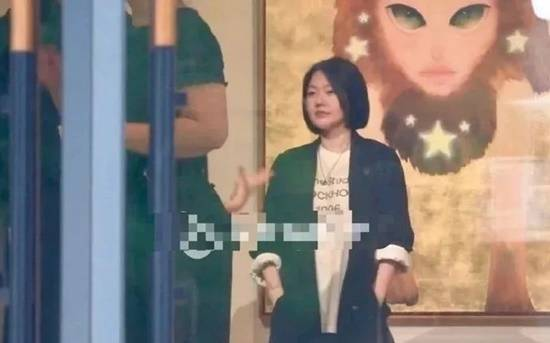 小S和老公现身二女儿画展 时隔4个多月首度亮相