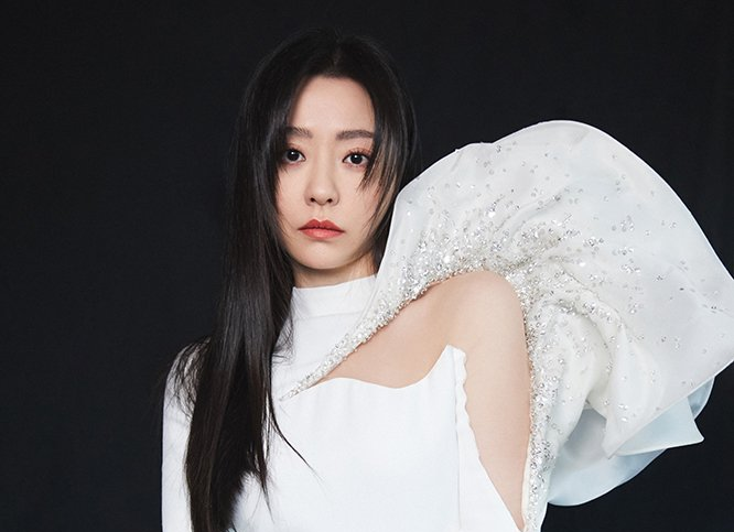 张靓颖献唱《最可爱的人》 团圆之际铭记英雄