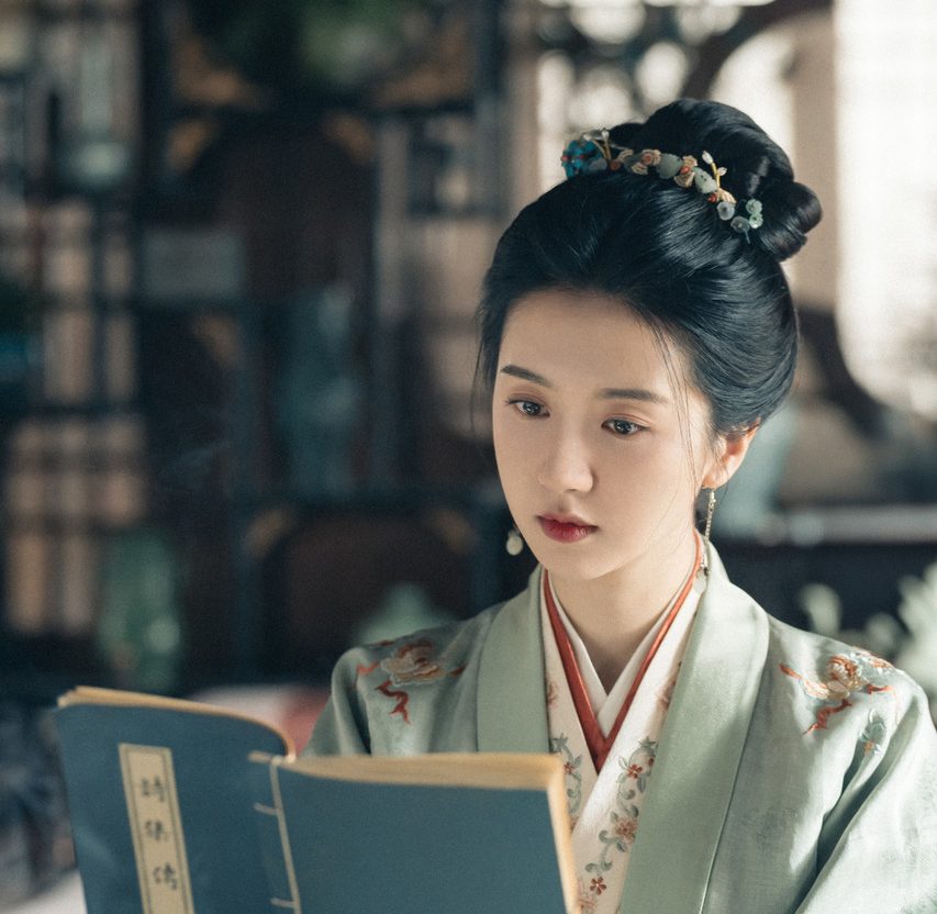 许龄月新剧《锦绣芳华》热播 解锁温婉贵女新形象